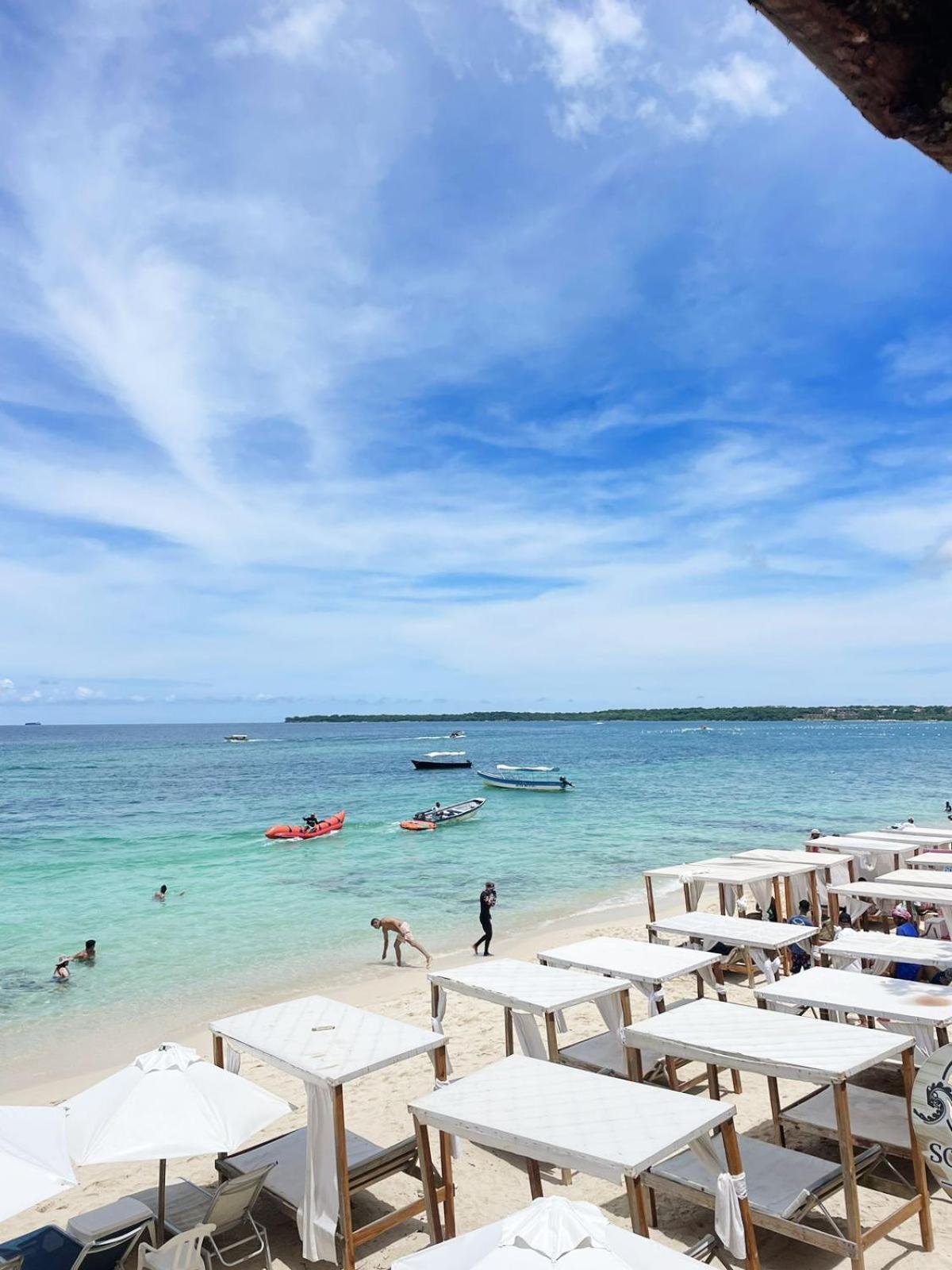 Mandala Beach Club Hotel Pendales Exterior photo